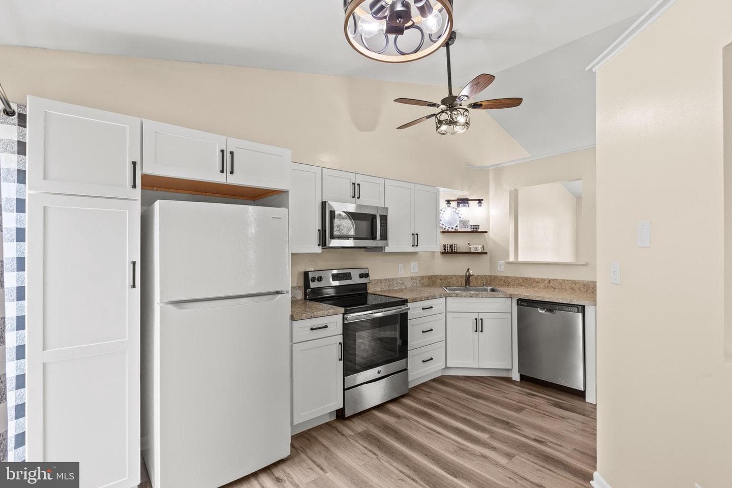 20859 Sandstone Street photo 7