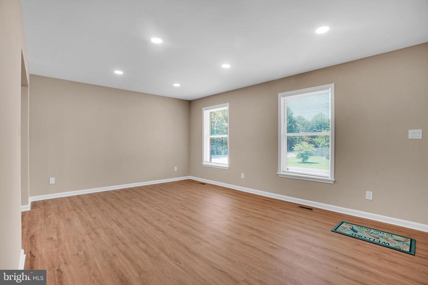 22206 Lilac Way photo 8