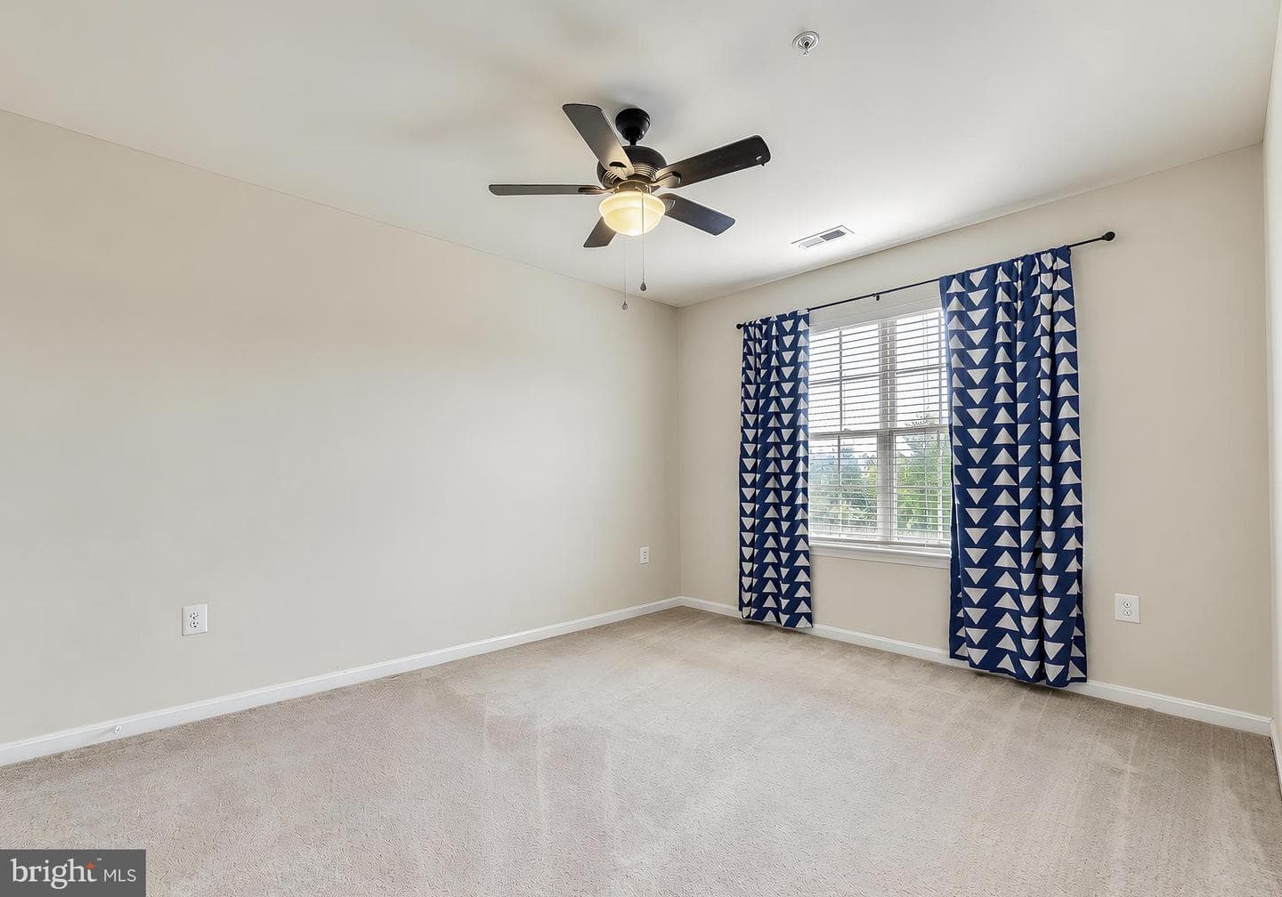 21395 Fairwood Court photo 40