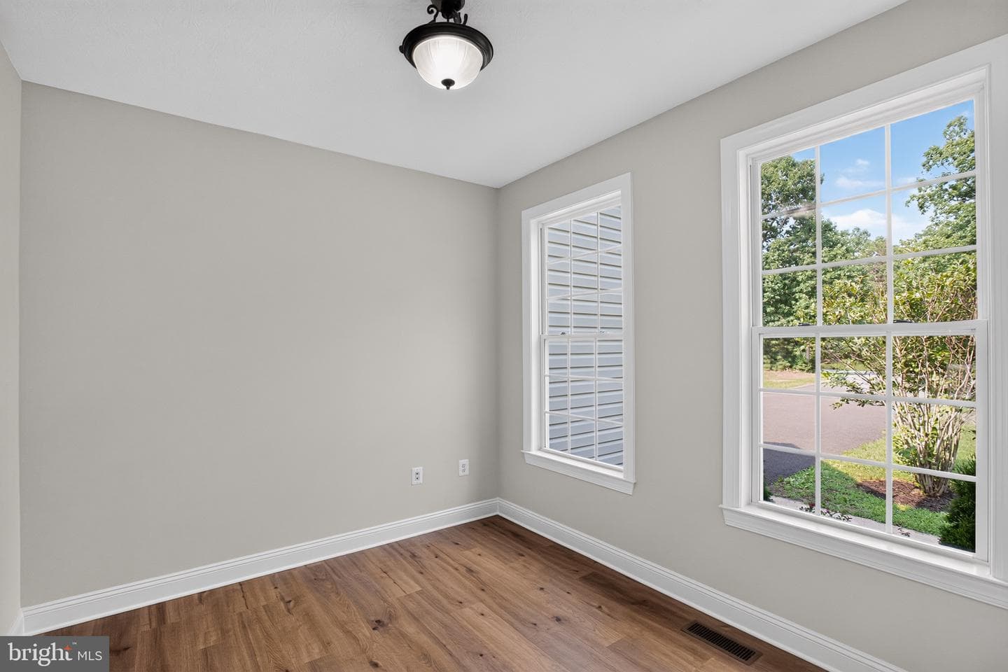 18321 Chestnut Street photo 10