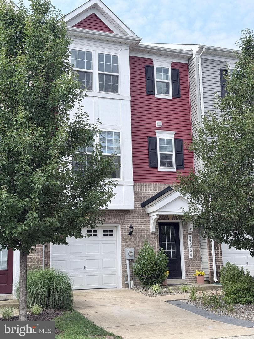 23054 Mountain Laurel Lane photo 2
