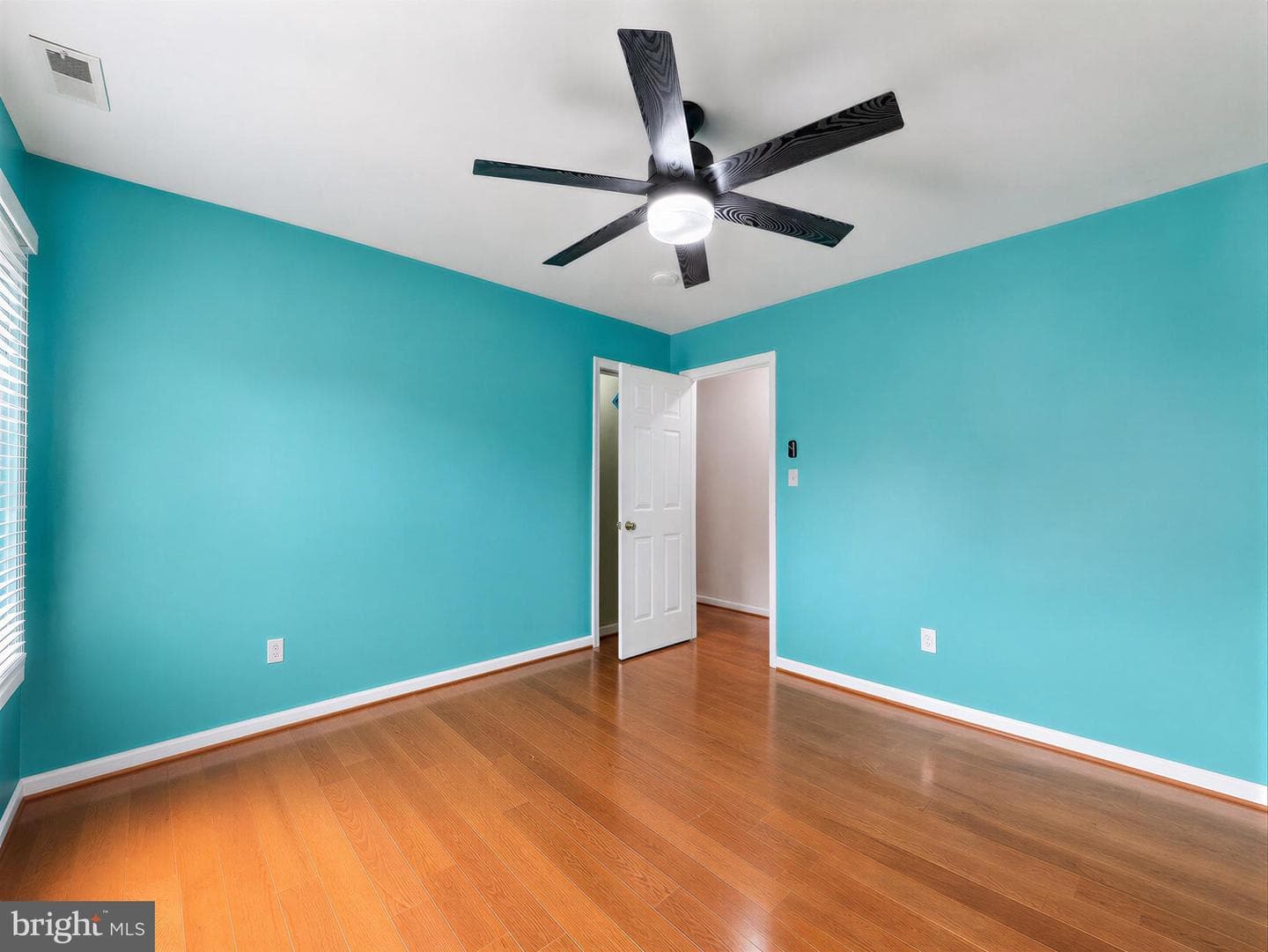 22393 Deerpath Court photo 45
