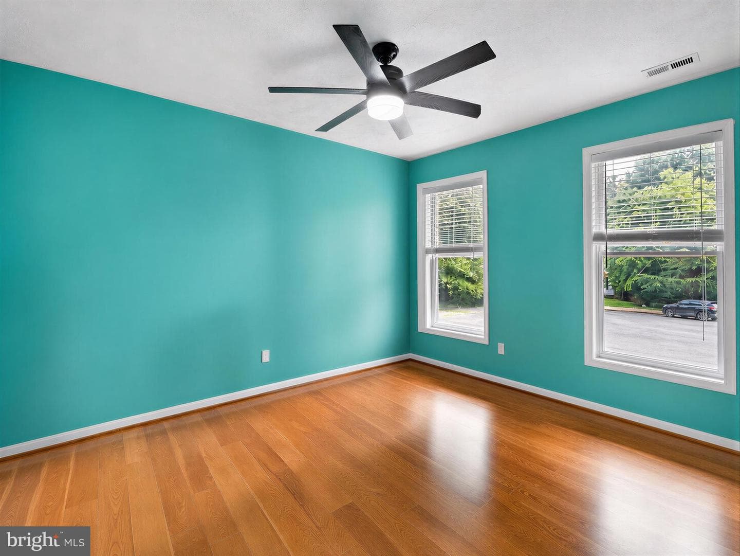 22393 Deerpath Court photo 46