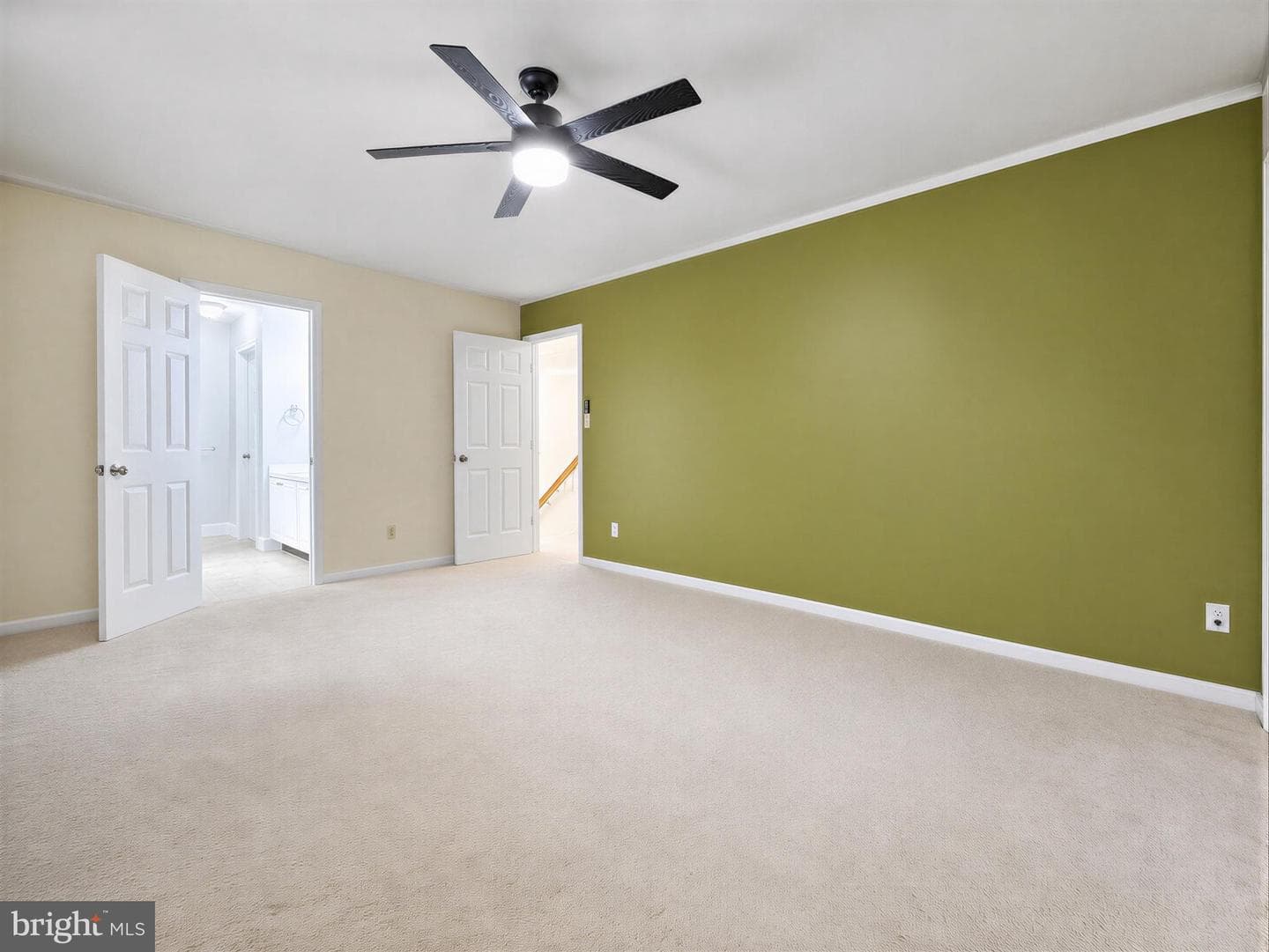 22393 Deerpath Court photo 7