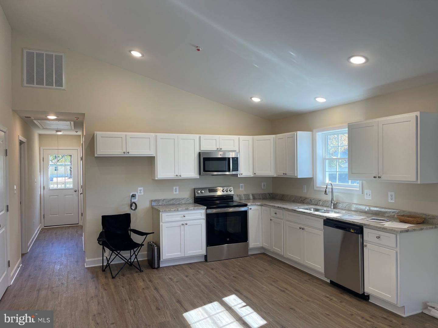 8095 Upper Hill Road photo 2