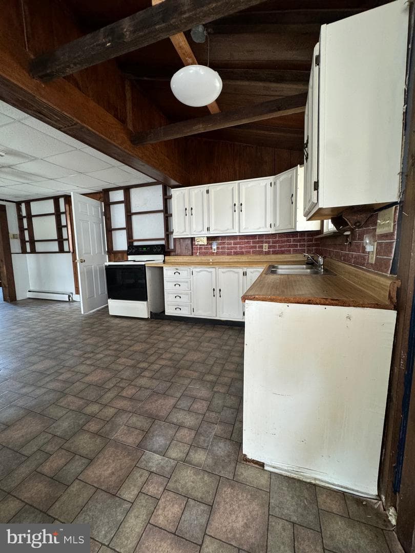 206 Laird Avenue photo 4