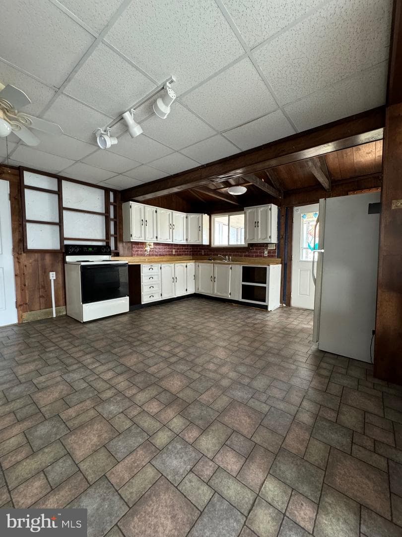 206 Laird Avenue photo 7