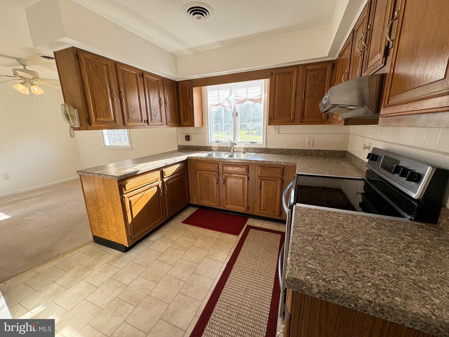 34006 Clearfield Dr photo 9