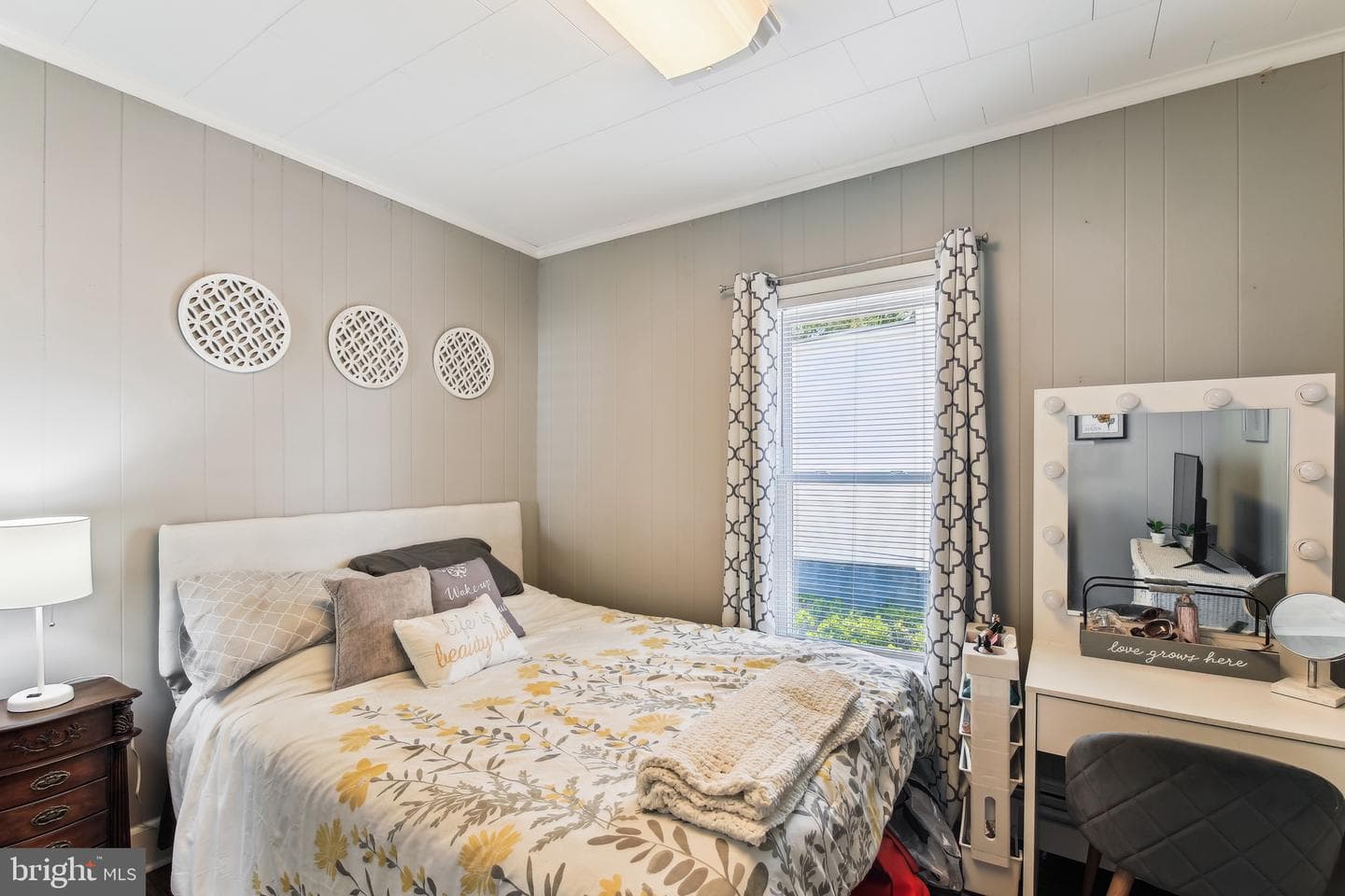 406 Myrtle Street photo 23