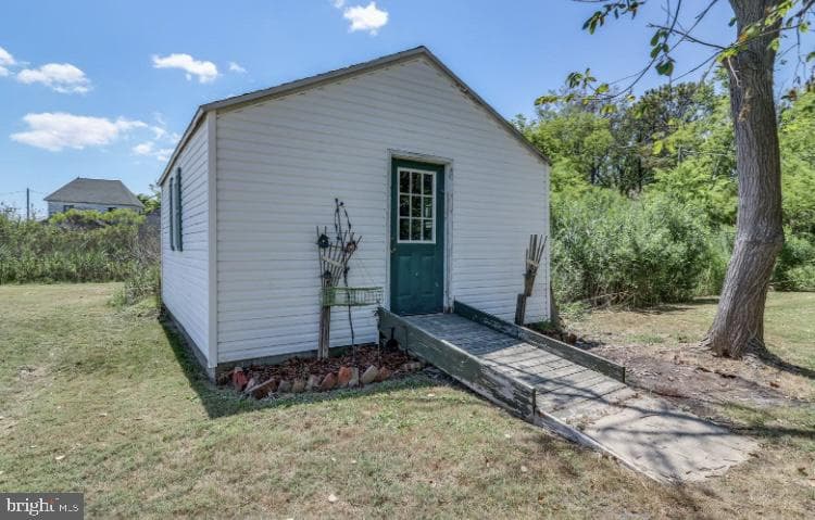 20809 Severn Road photo 9