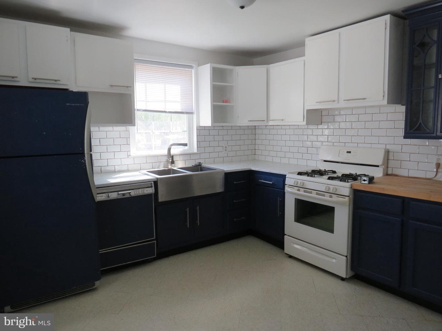 35 W Chesapeake Avenue photo 16