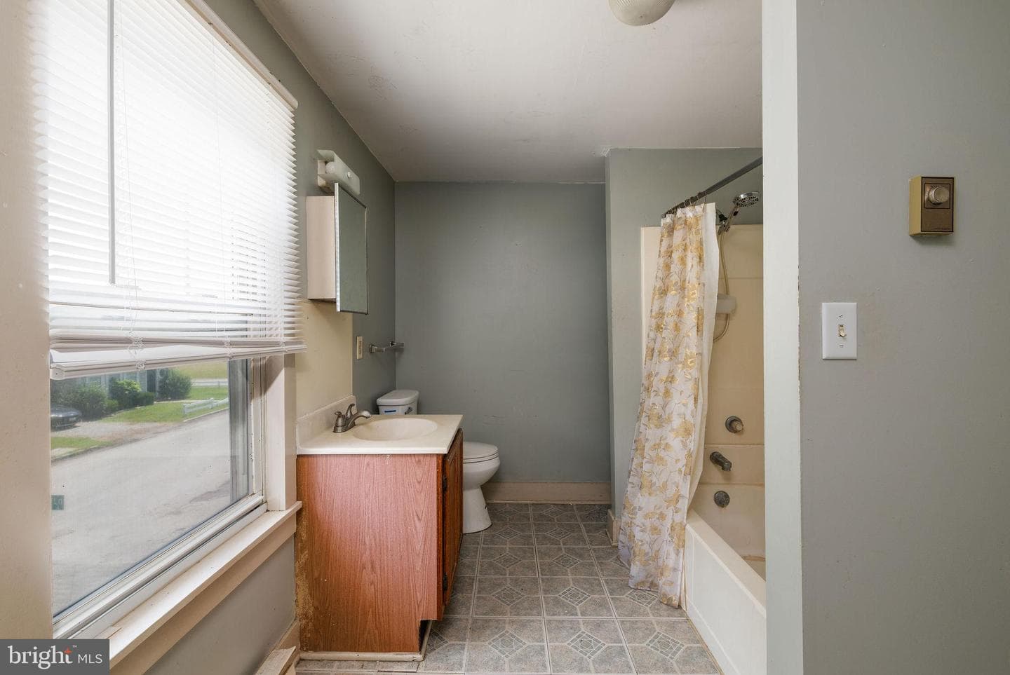 11502 Beckford Avenue photo 10