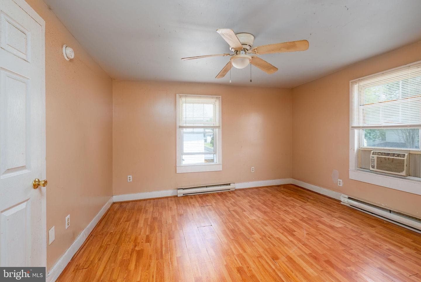 11502 Beckford Avenue photo 9