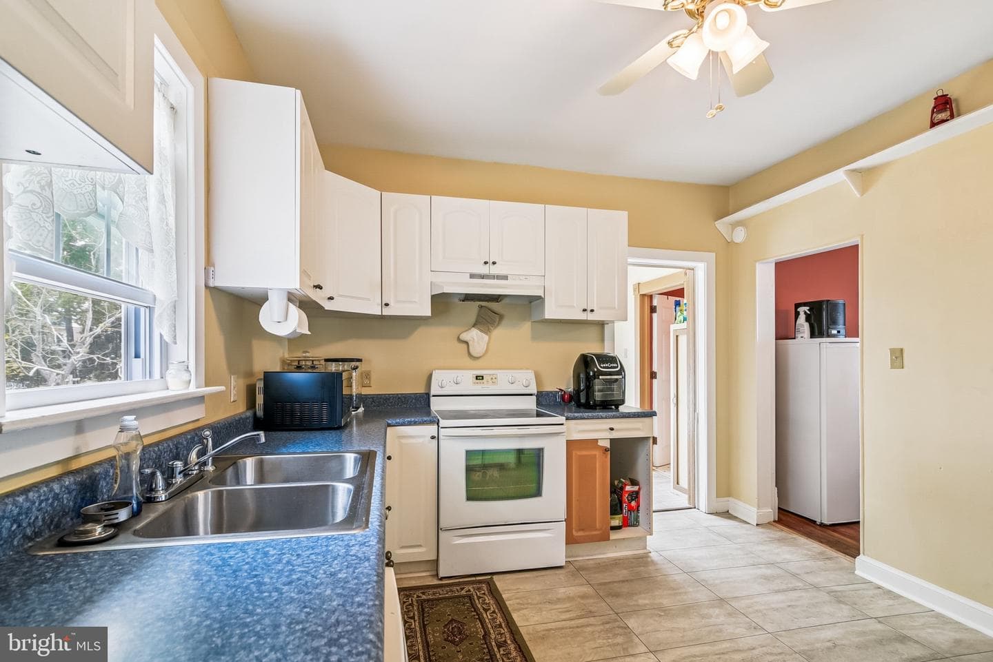 16 Columbia Avenue photo 18