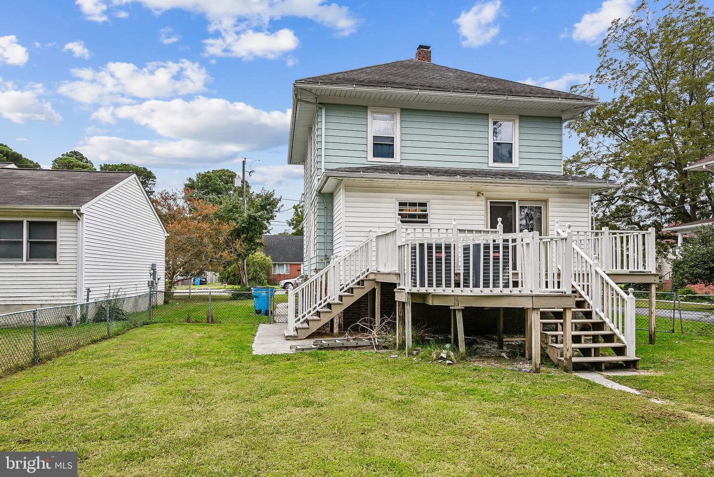 16 Columbia Avenue photo 34