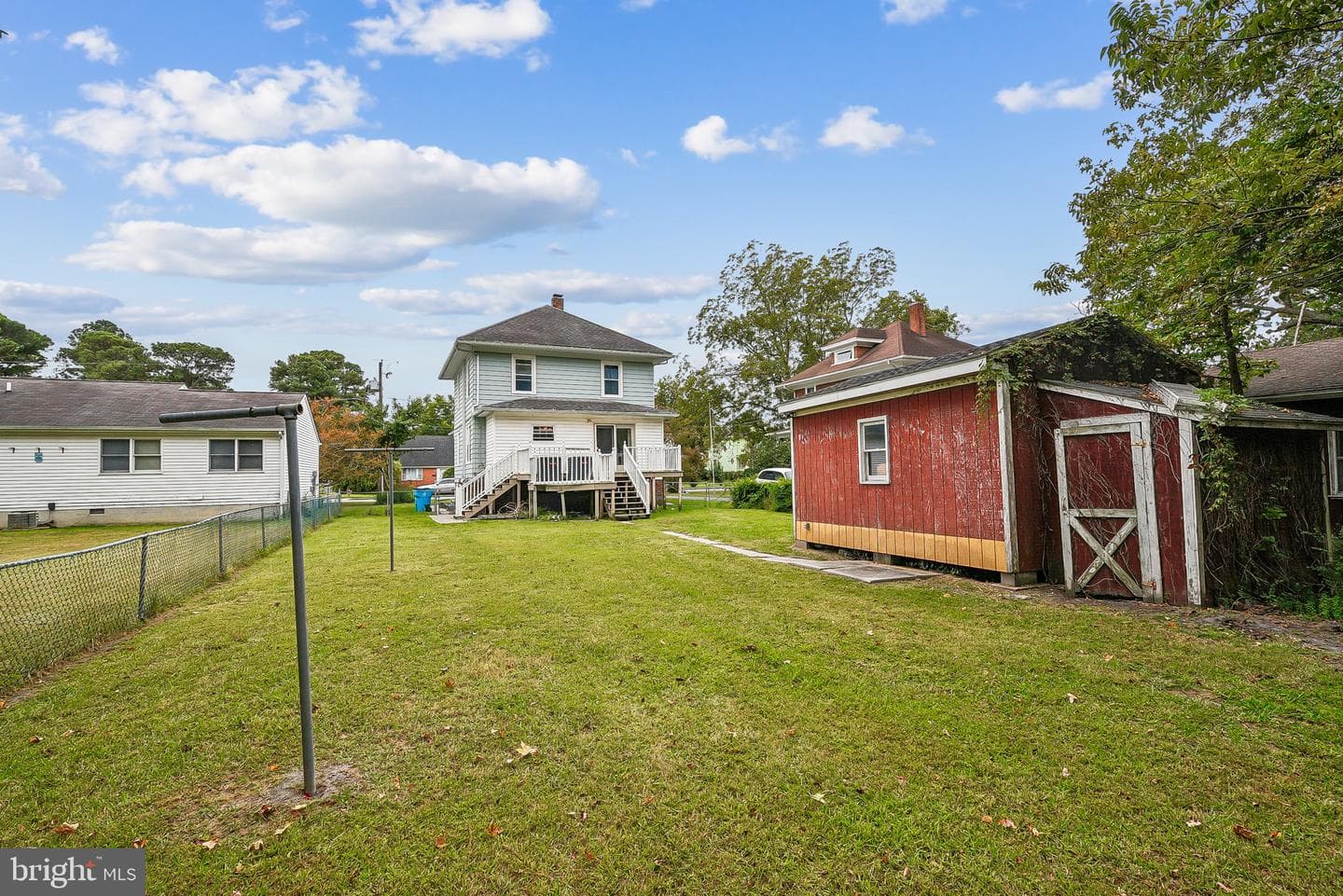 16 Columbia Avenue photo 35