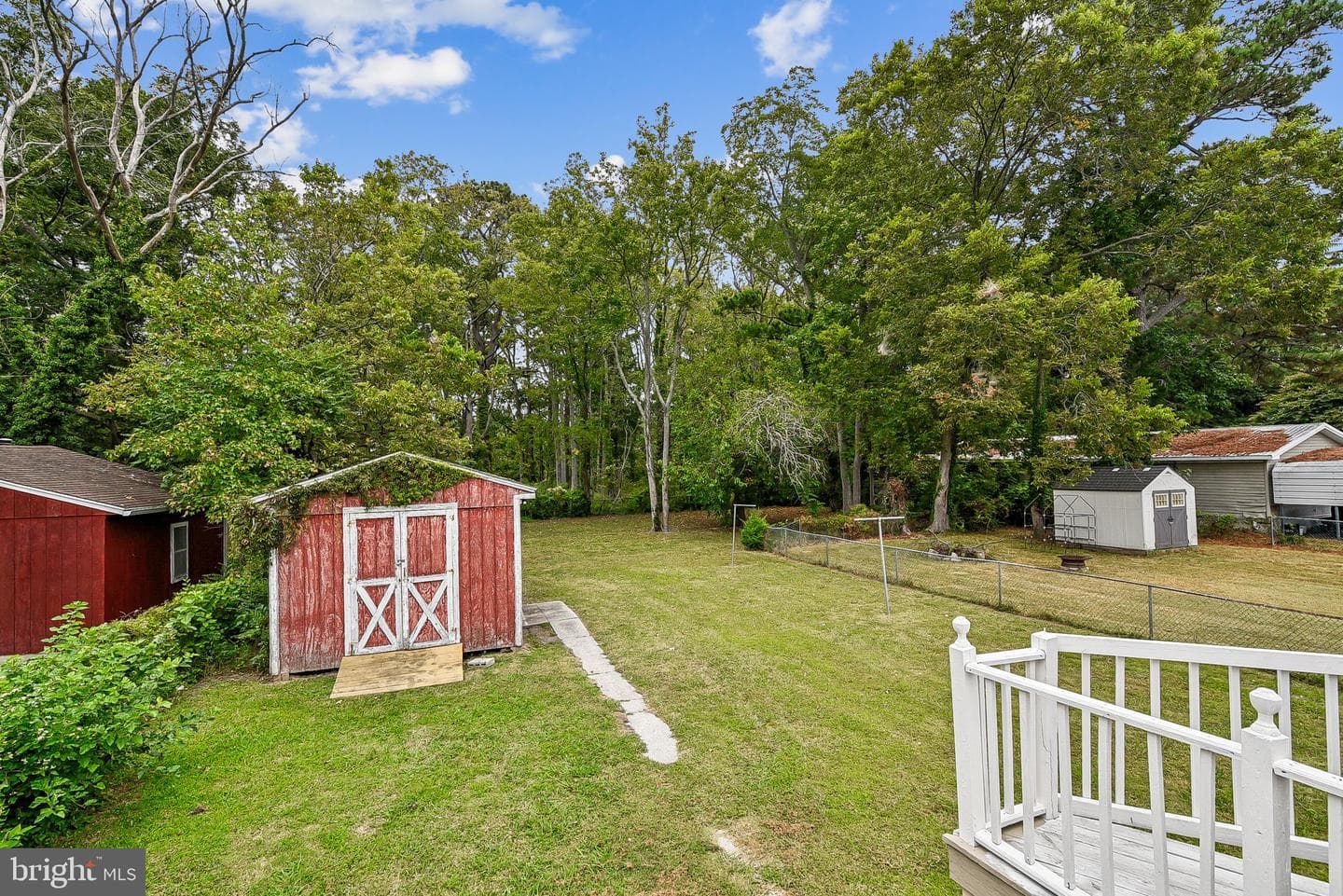 16 Columbia Avenue photo 36