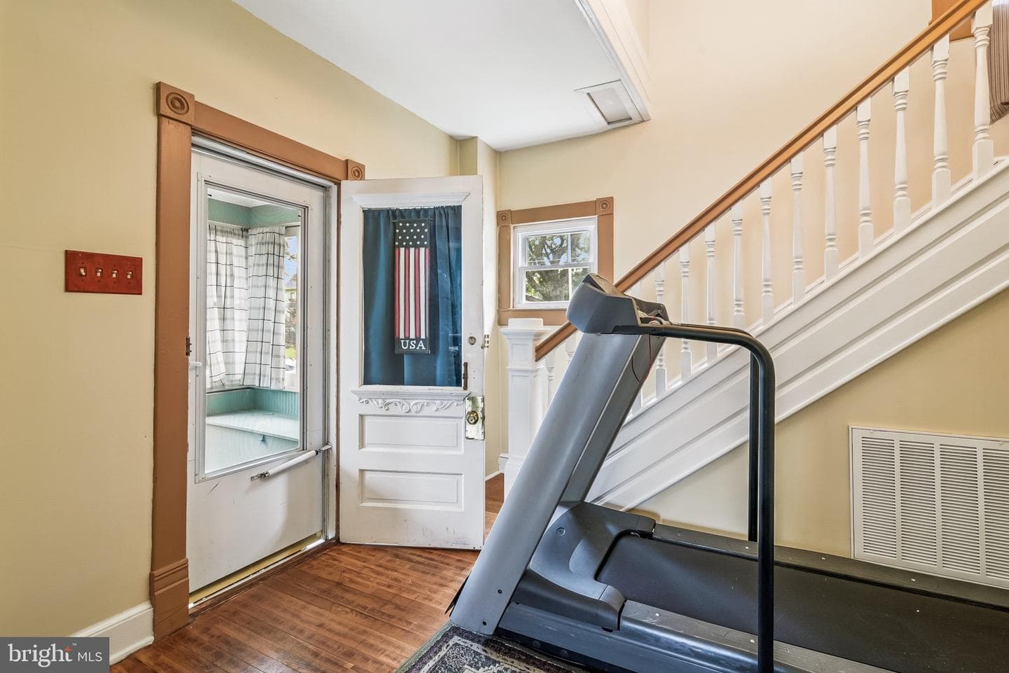 16 Columbia Avenue photo 6