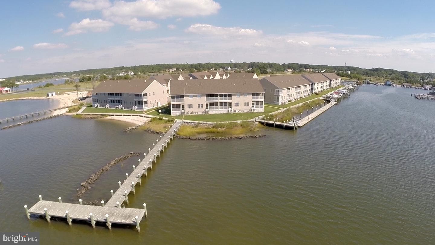 107 Waters Edge #107e photo 2
