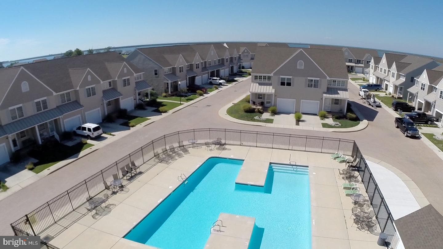 107 Waters Edge #107e photo 3