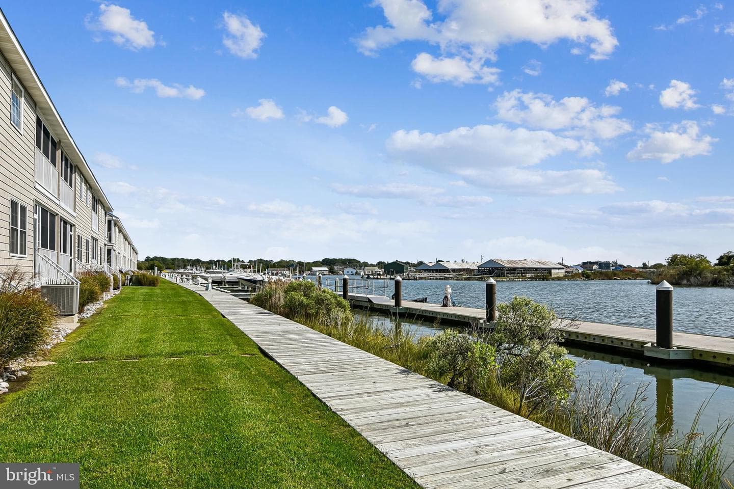 107 Waters Edge #107e photo 32