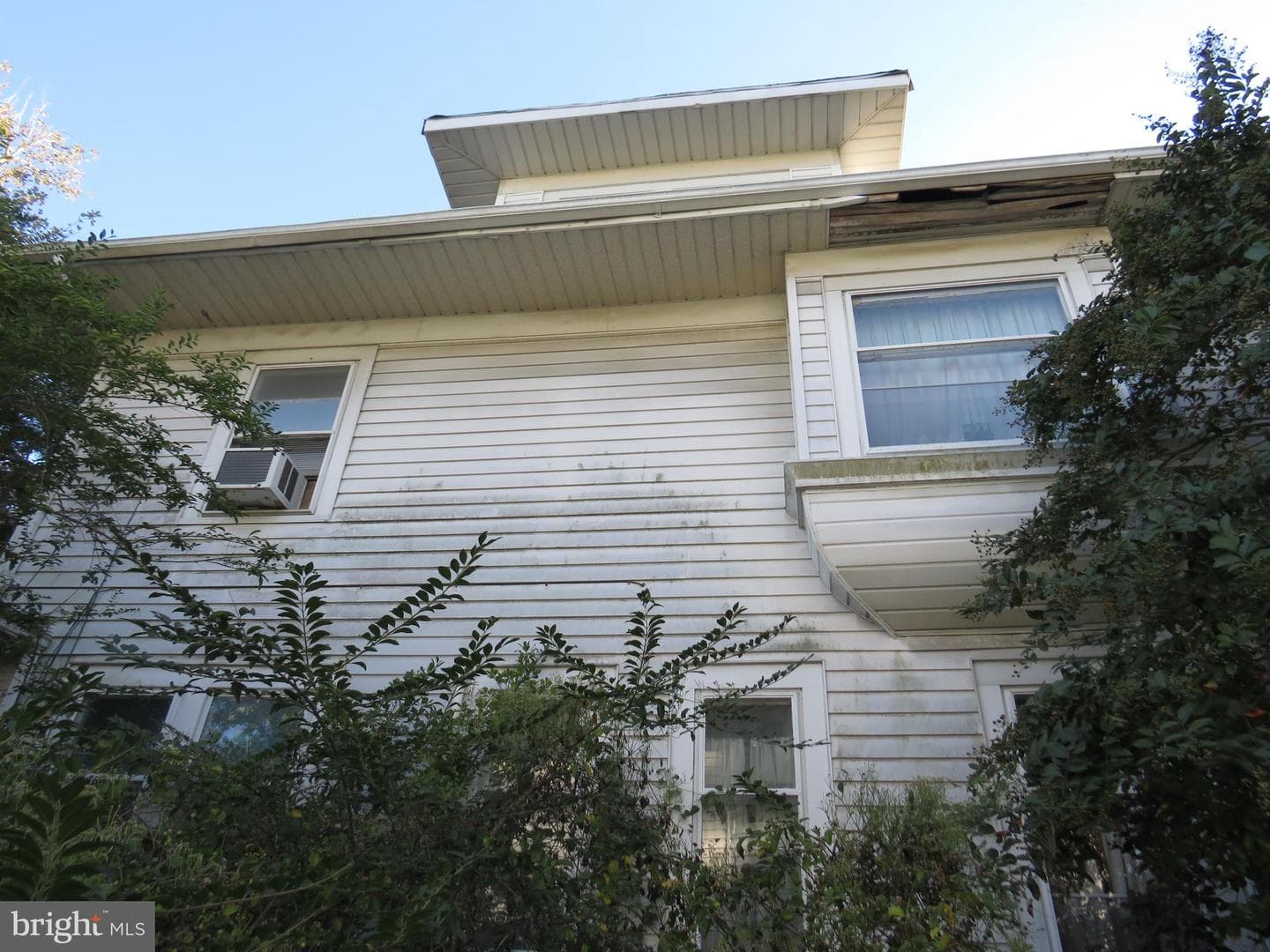 243 N Somerset Avenue photo 3