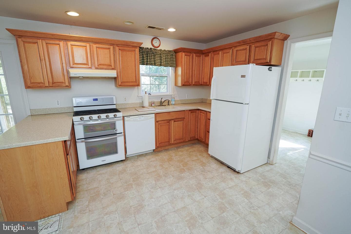 23290 Custom House Road photo 8