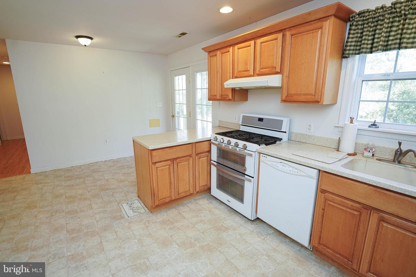 23290 Custom House Road photo 9