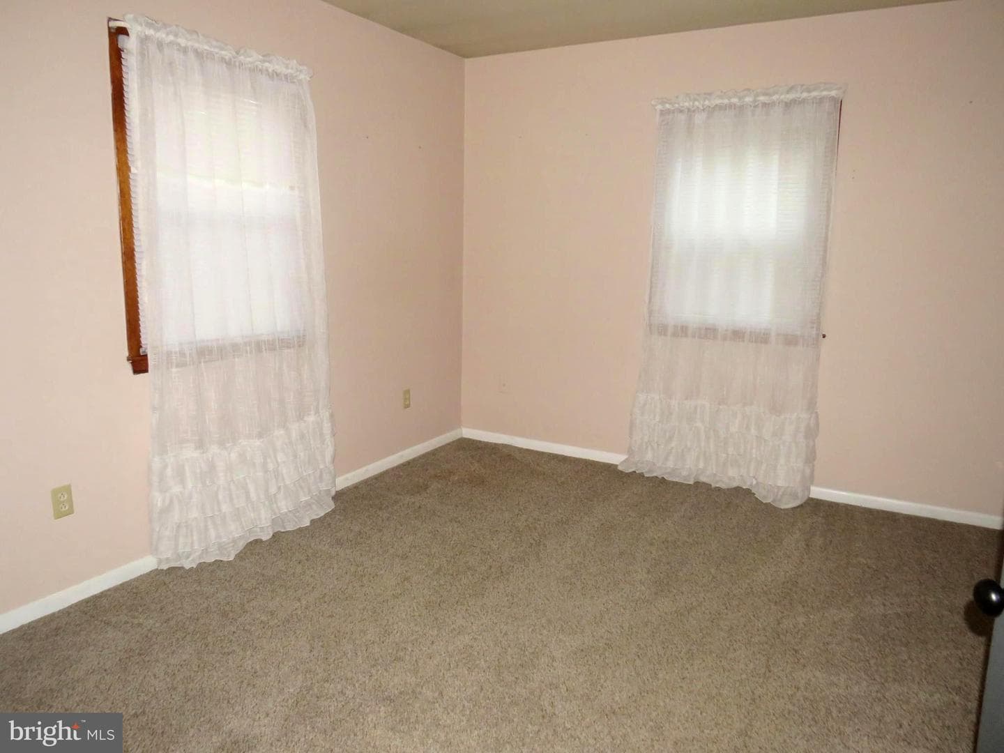 26419 Minden Avenue photo 27
