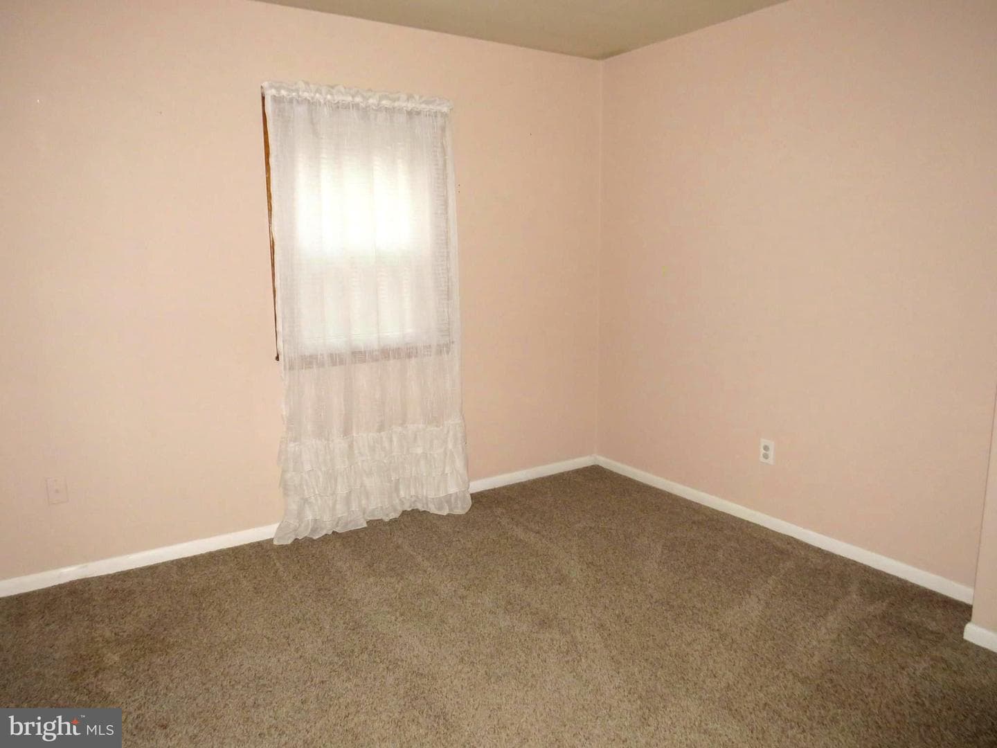 26419 Minden Avenue photo 28