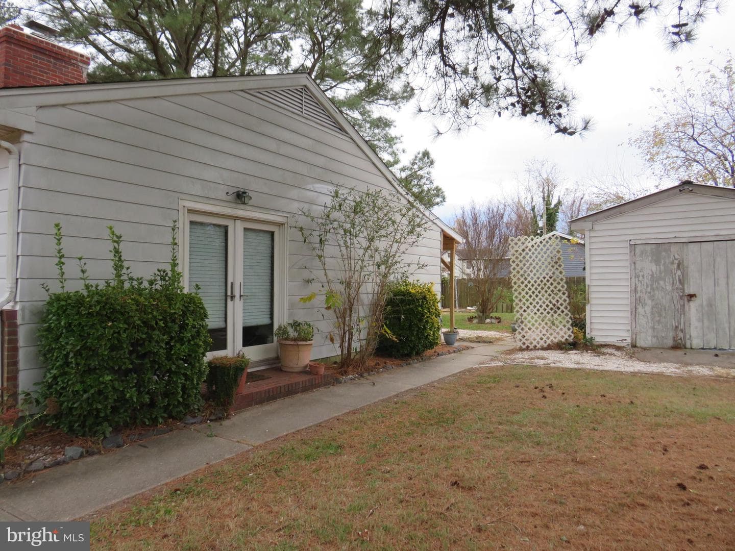 26419 Minden Avenue photo 5