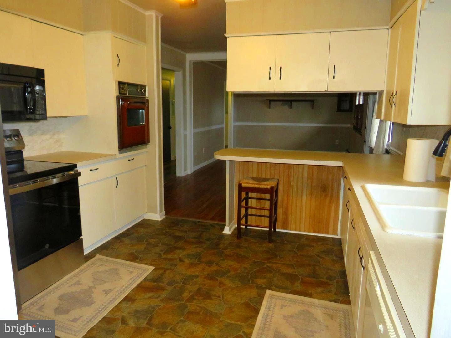 26419 Minden Avenue photo 6