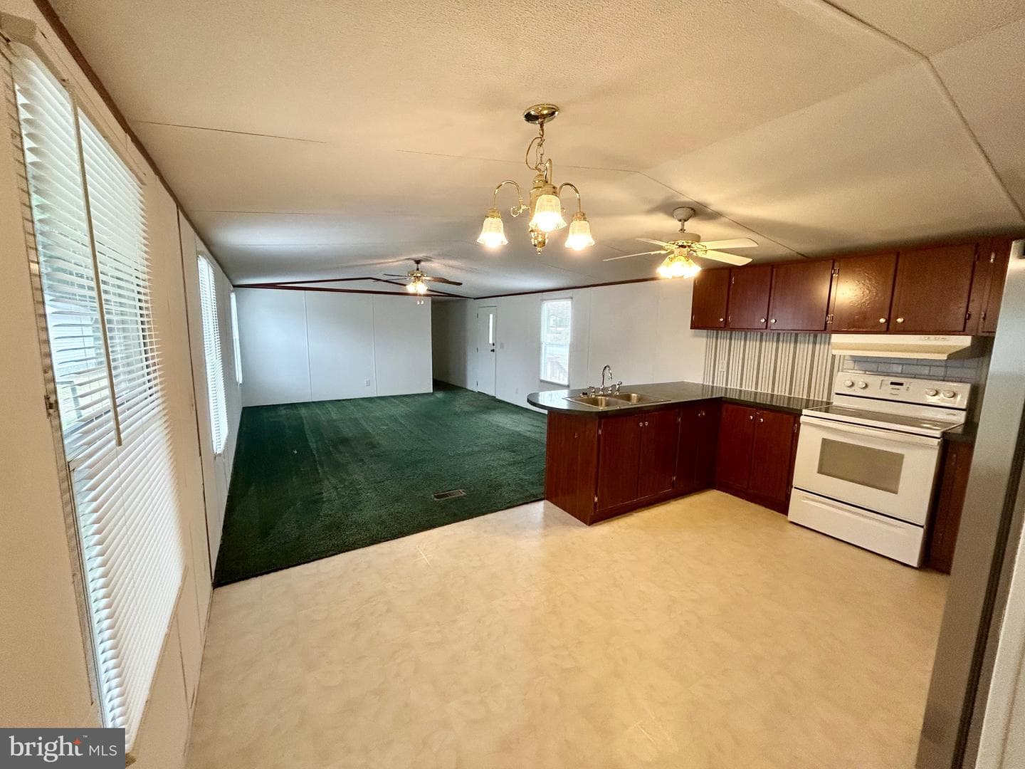 14525 Willey Ave. photo 4