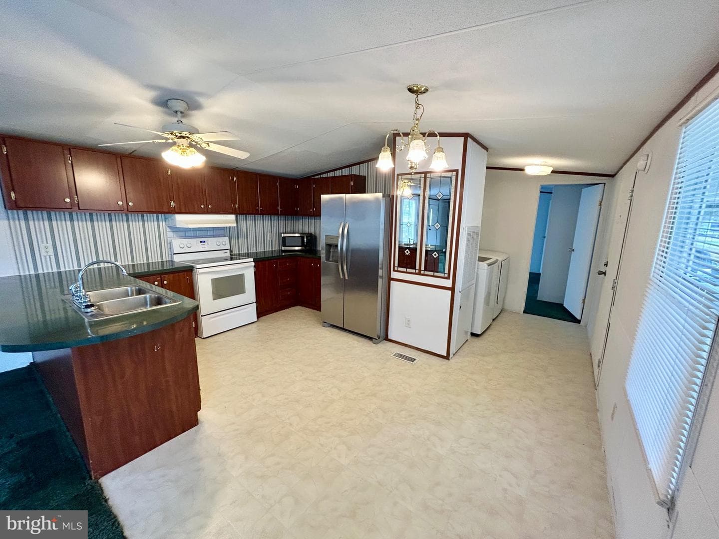 14525 Willey Ave. photo 6