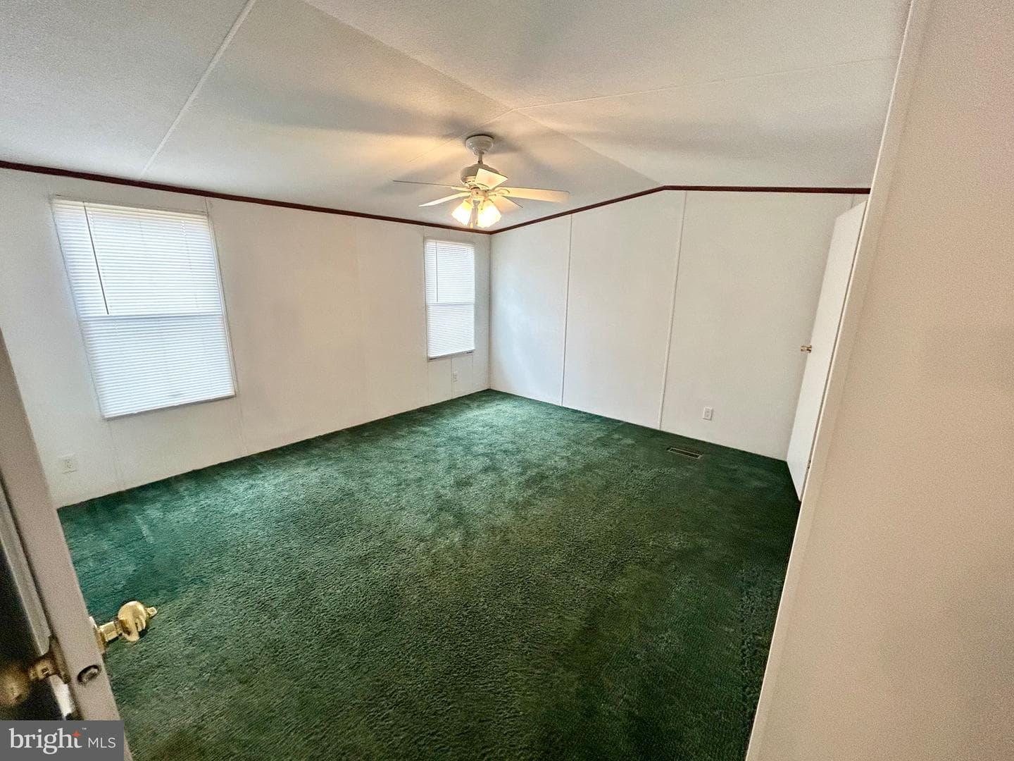 14525 Willey Ave. photo 9