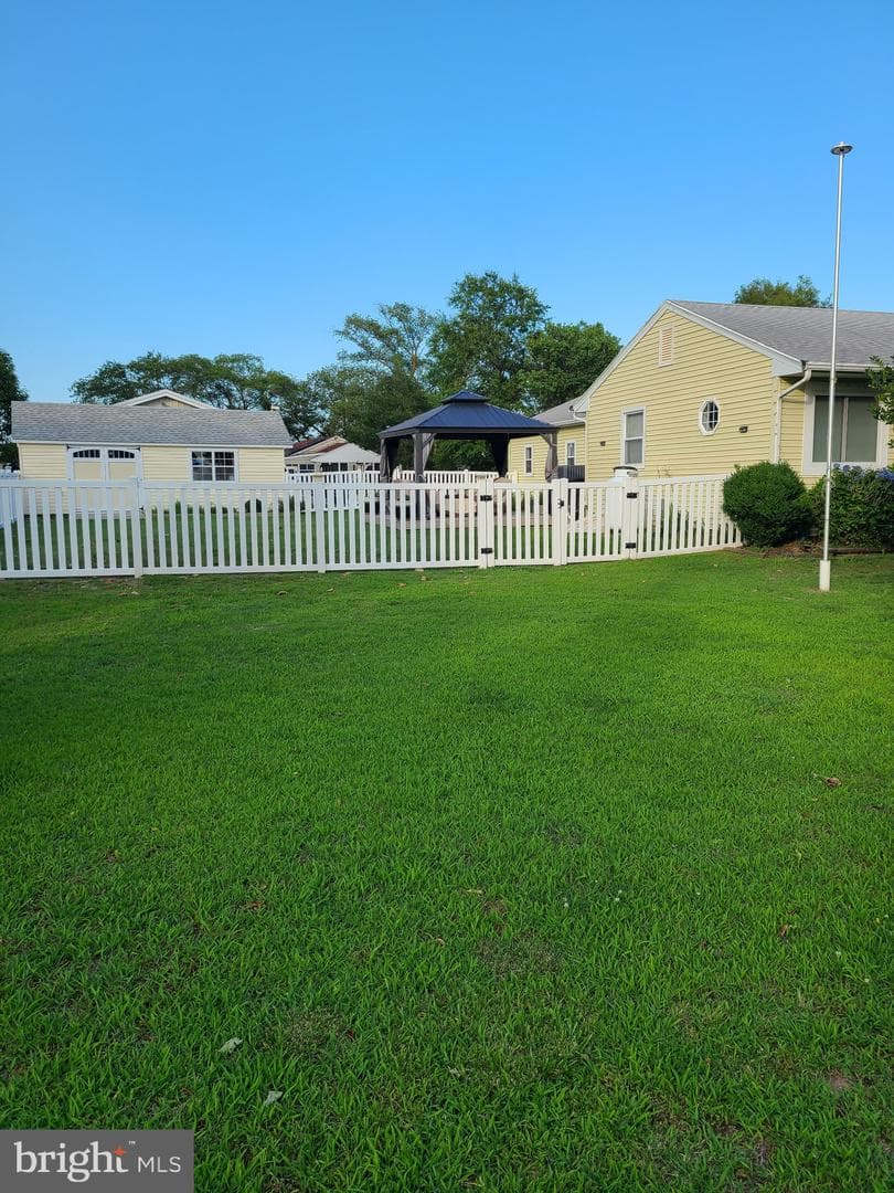 23258 Hastings Dr photo 13