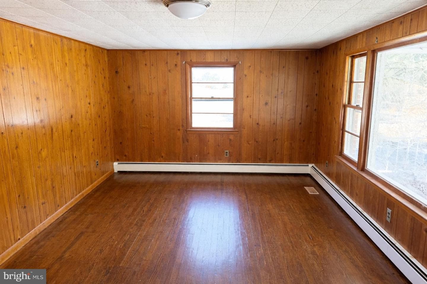 7366 River Road photo 3