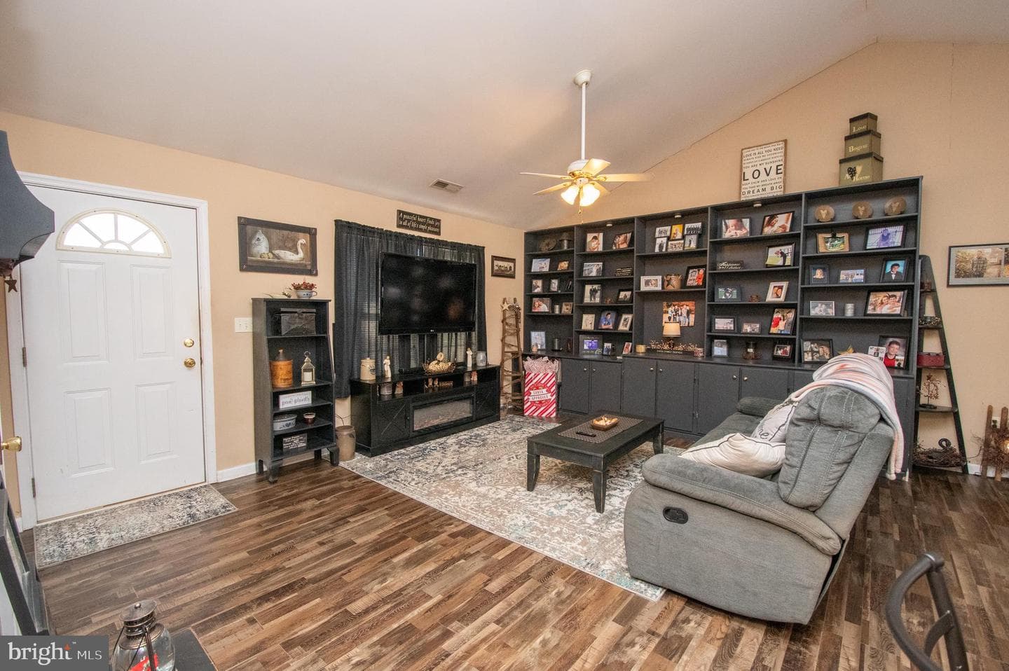 15 Heron Way photo 3