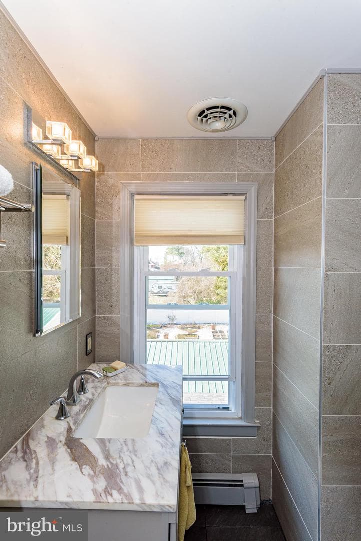 205 N Somerset Avenue photo 83