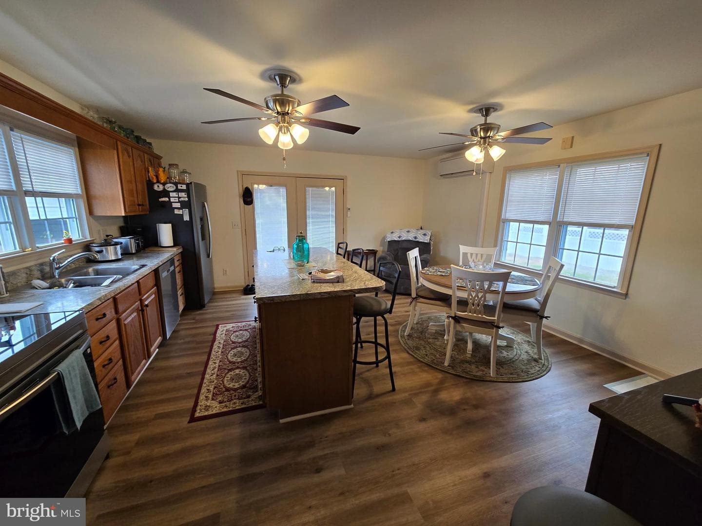 205 Myrtle Street photo 10