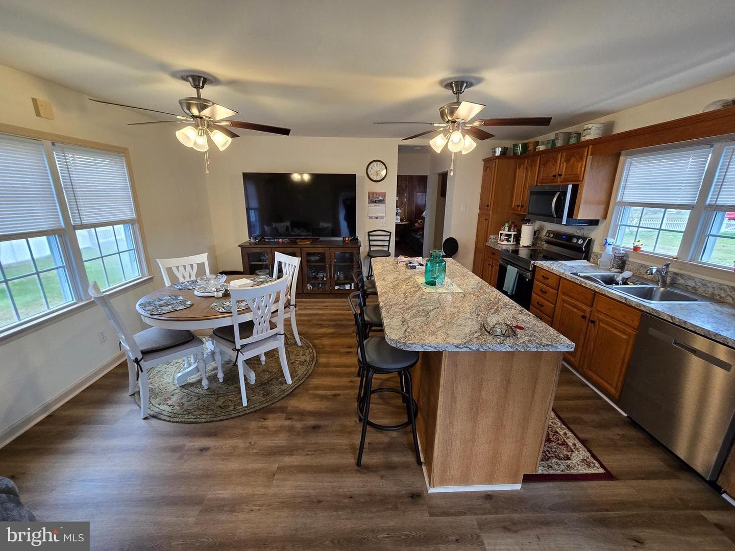 205 Myrtle Street photo 9