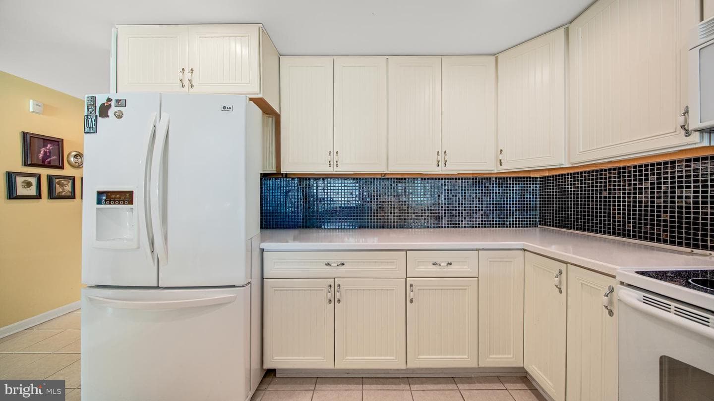 101 Williams St # 405 photo 11