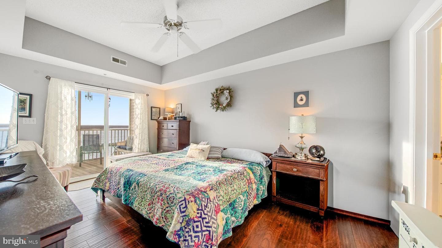 101 Williams St # 405 photo 13