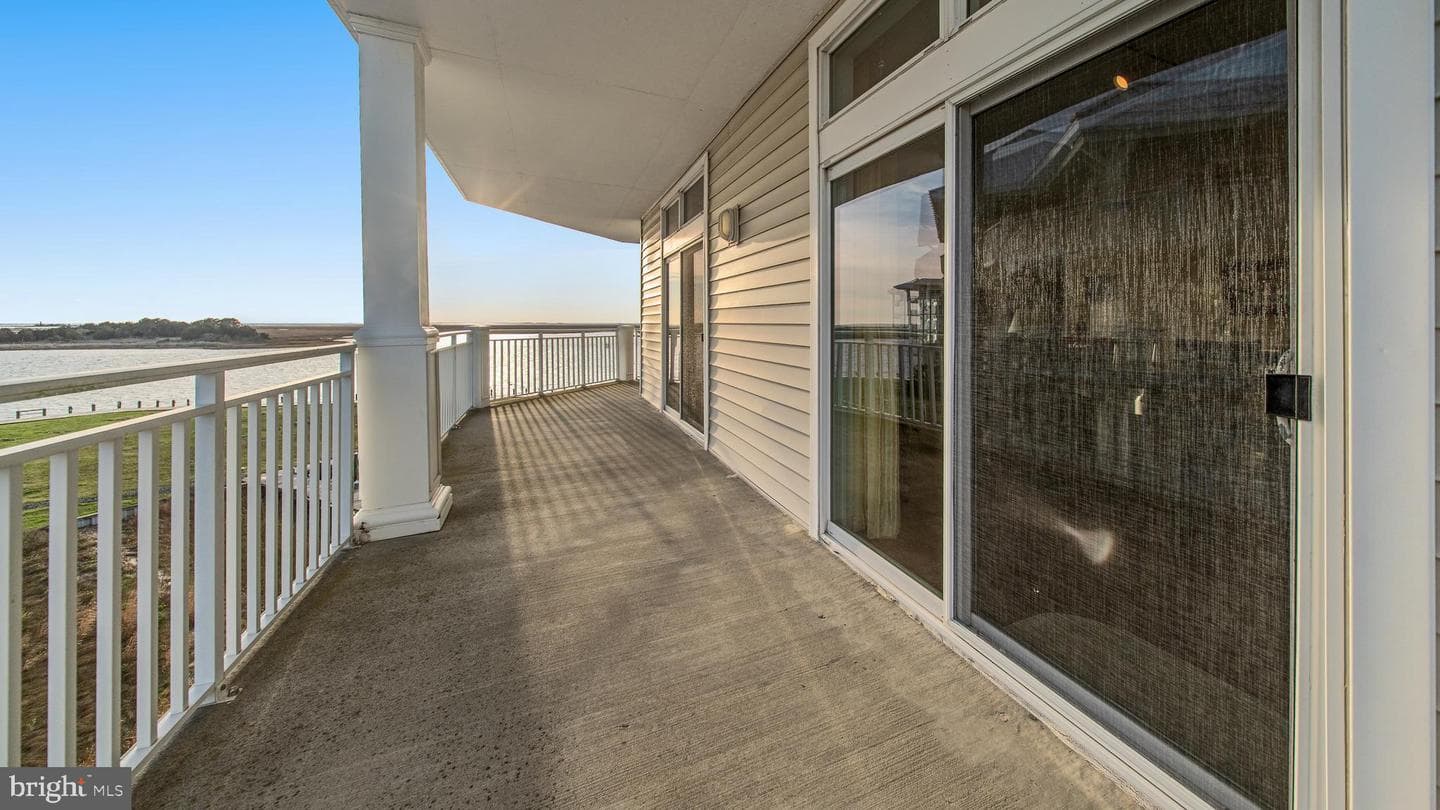 101 Williams St # 405 photo 33