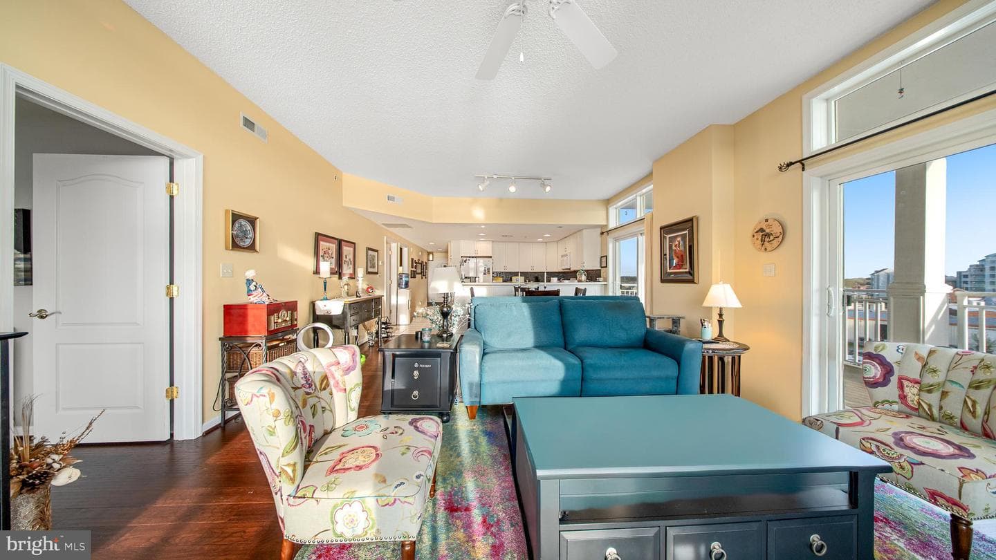 101 Williams St # 405 photo 6