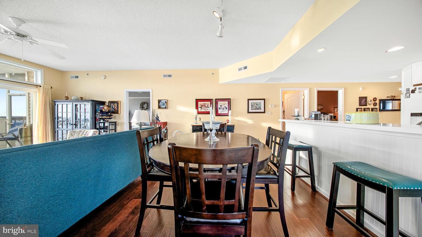 101 Williams St # 405 photo 8