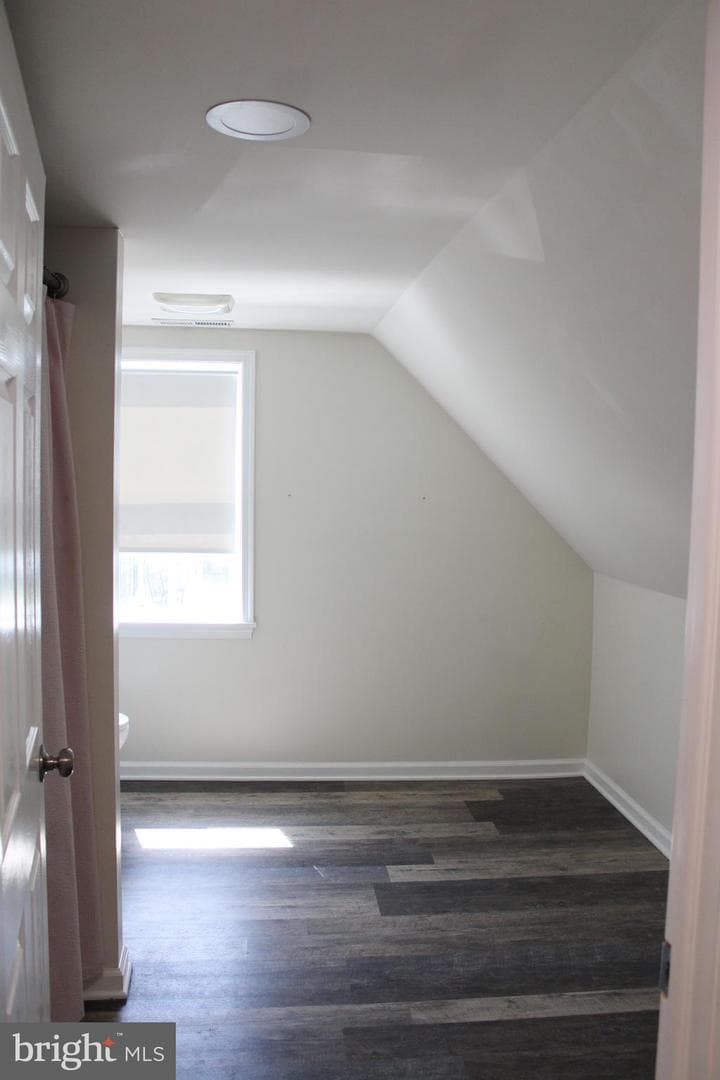 11685 Beckford Avenue photo 27