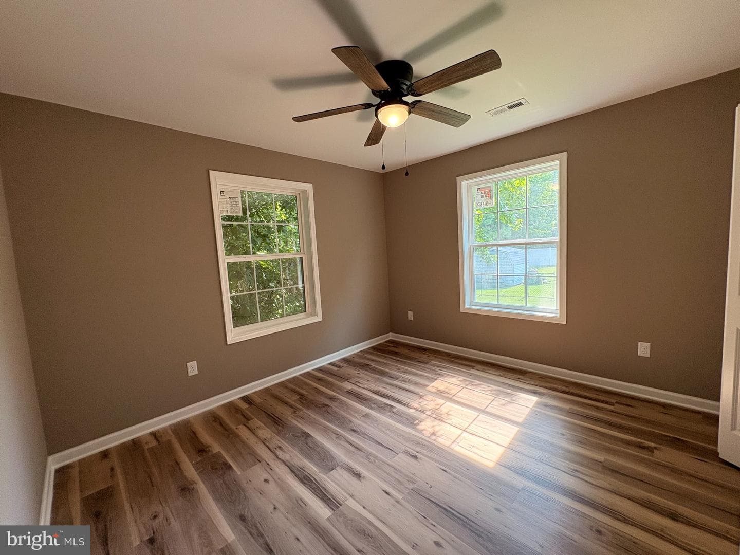 6 Heron Way photo 19