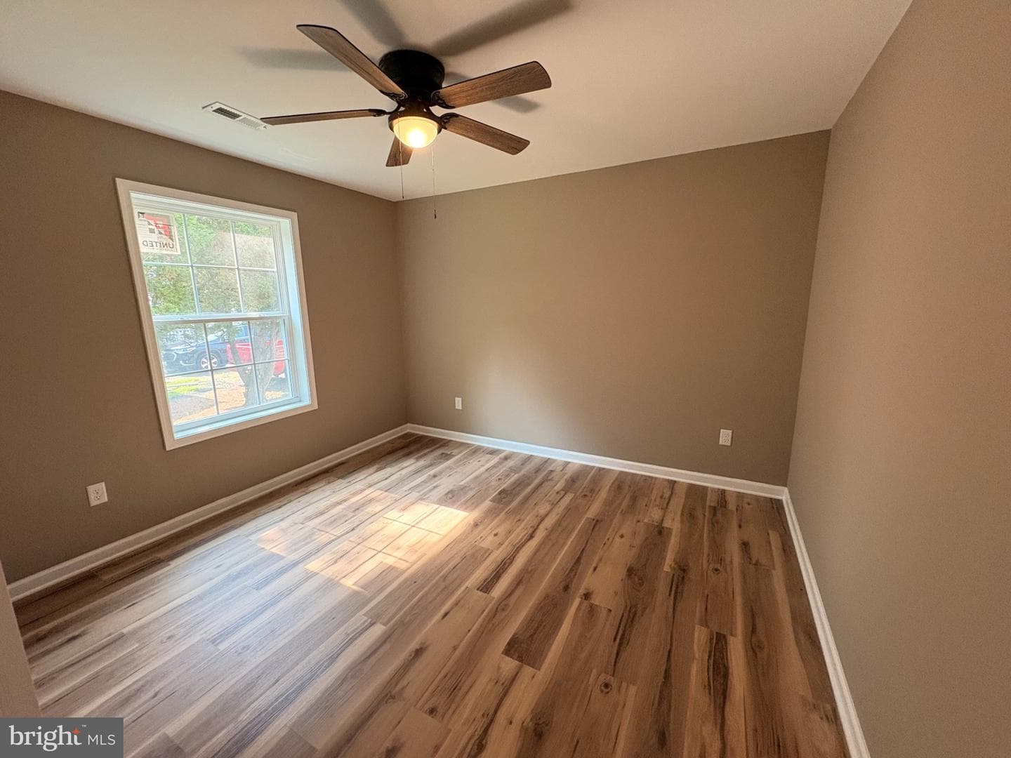 6 Heron Way photo 22