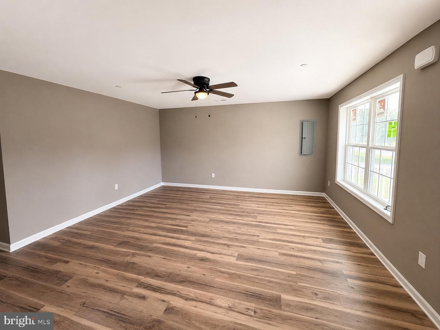 6 Heron Way photo 23